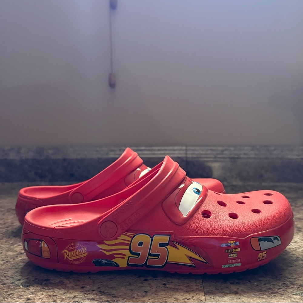 Lightening McQueen (Cars) Crocs - 7M